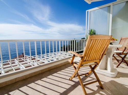 Apartment Paco - Three-Bedroom Apartment with Balcony and Sea View