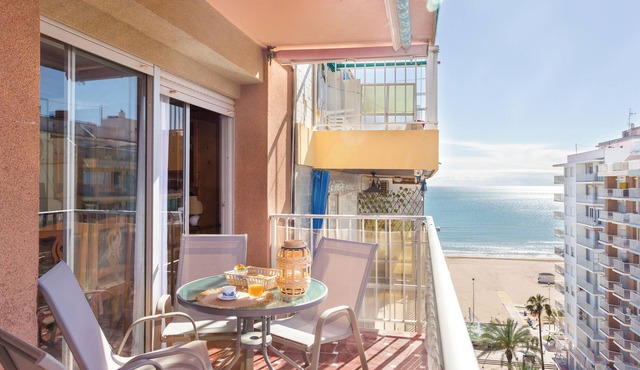 Apartment 'Palmera Beach House' with Sea View, Private Terrace and Wi-Fi