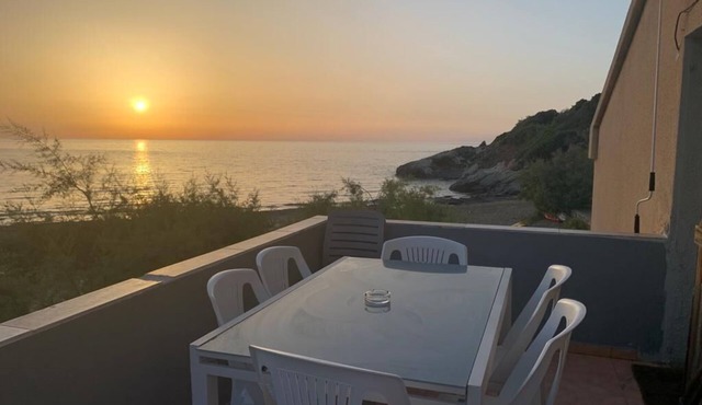 Apartment panoramic view on the beach of Farinole