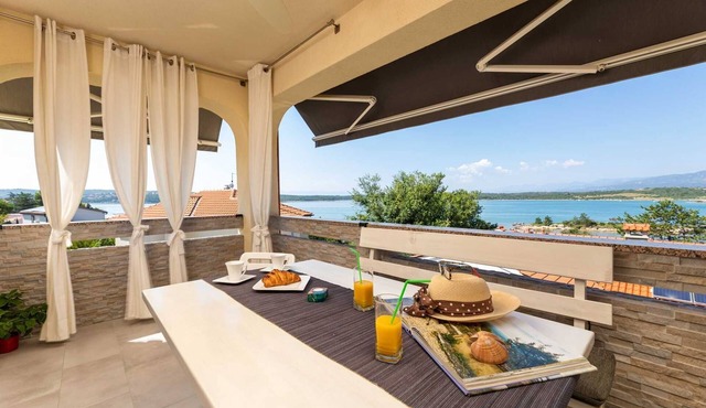 Apartment Perla with Seaview