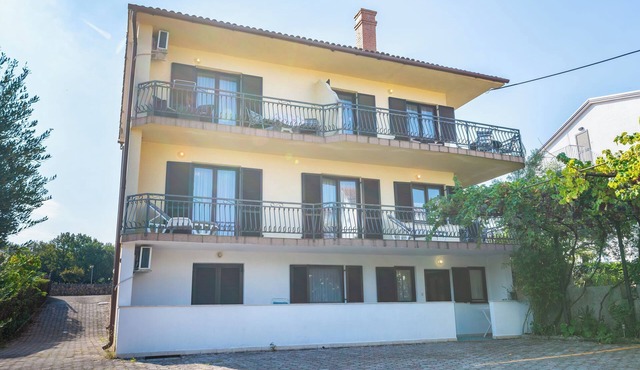 Apartment Pero - 2 (Kvarner - Malinska)
