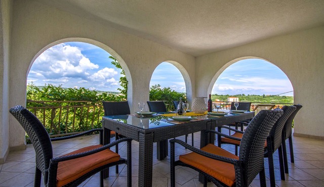 Apartment Piveta (24451-A1) - Okrug Gornji (Ciovo)