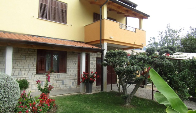 Apartment Pino is located in a quiet town in Istria Roč.