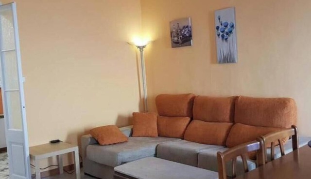 Apartment 'Pis Romàntic A Tremp' with Balcony, Wi-Fi and Air Conditioning