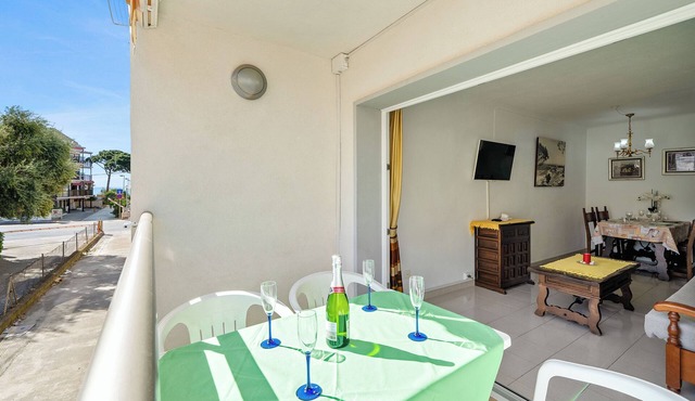 Apartment "Playa Dorada B106" near Beach with Balcony, A/C & Wi-Fi