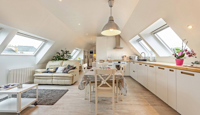 Apartment 'Plougasnou Proche Mer' with Wi-Fi