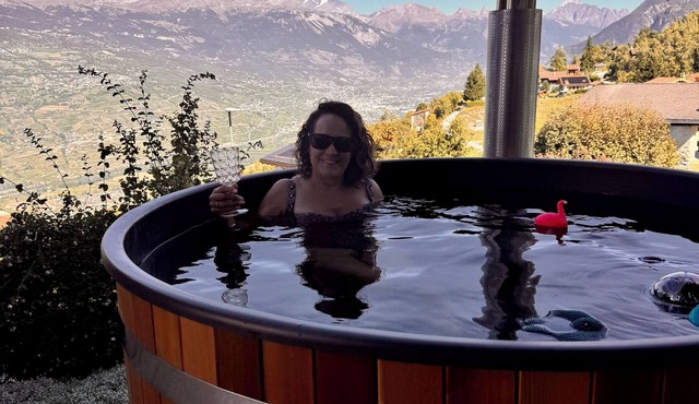 Apartment Poppy - Daillet - Hot Tub with amazing views.nChill hike bike ski…