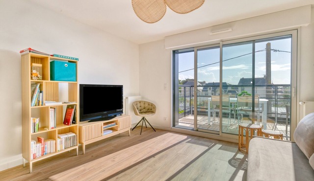 Apartment 'Port Lin Near the Ocean' with Balcony and Wi-Fi