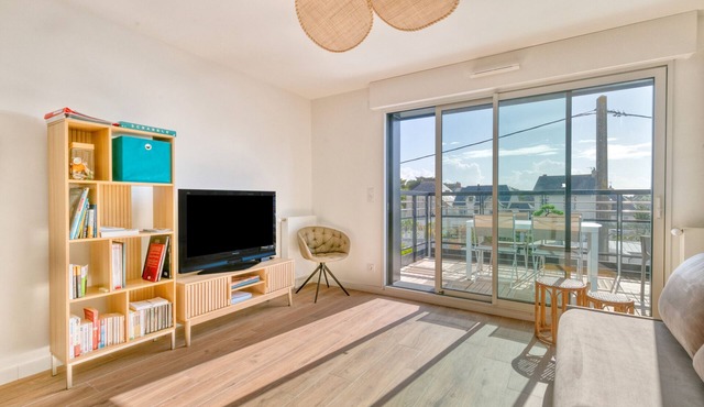 Apartment 'Port Lin Proche Océan' with Balcony and Wi-Fi