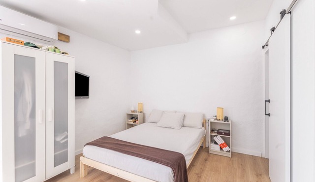 Apartment 'Portblanc' with Balcony, Wi-Fi, and Air Conditioning
