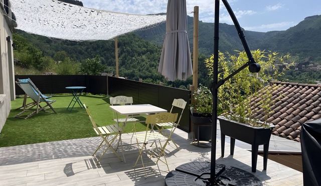 Apartment 'Porte Des Gorges' with Mountain View, Private Terrace and Wi-Fi