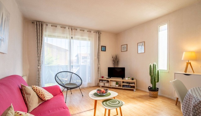 Apartment 'Près Grands Buffet Et Centre Ville' with Balcony and Wi-Fi