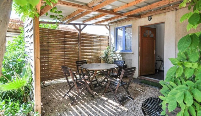 Apartment 'Proche Des Plages' with Private Terrace and Wi-Fi