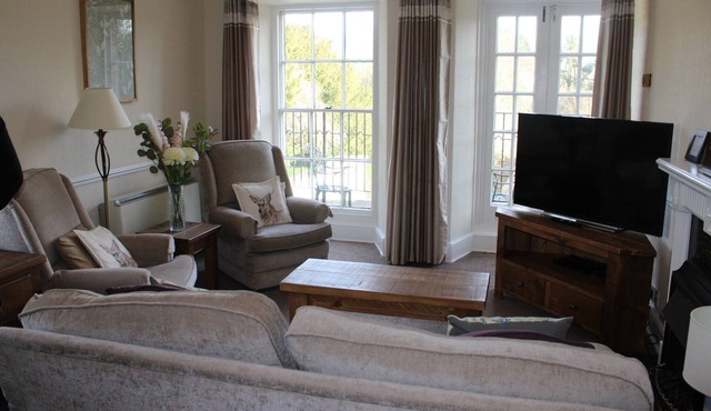 Apartment-Private Bathroom-Roulston