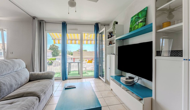 Apartment 'Proche Plage Parentis' with Private Terrace and Wi-Fi