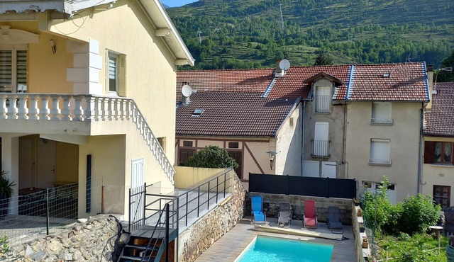 Apartment 'Pyrénées-Ariégeoises' with Mountain View, Shared Garden and Wi-Fi