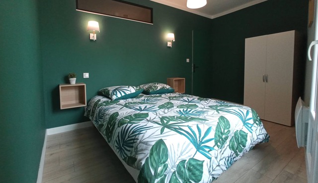 Apartment Quai du Gardon - Heart of the City - Private interior terrace!