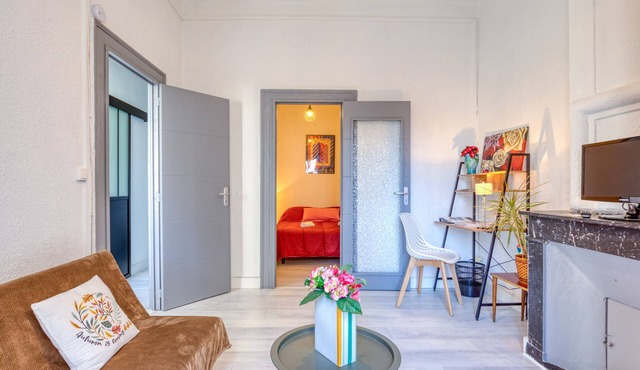 Apartment 'Quartier Artistes' with Balcony