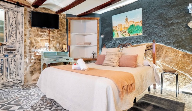 Apartment 'Raconet D'Arnes' with Private Terrace, Wi-Fi and Air Conditioning