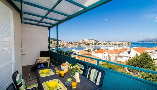 Apartment Radovan - One-Bedroom Apartment with Balcony and Sea View