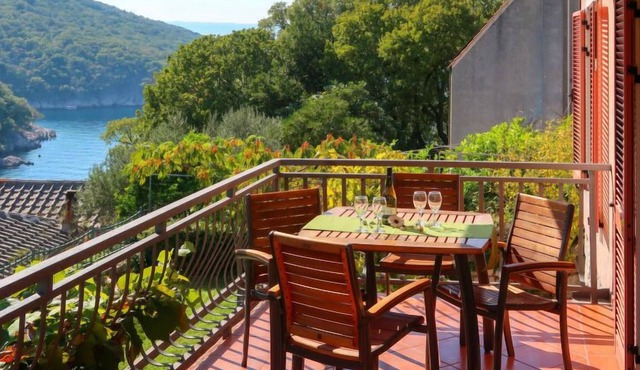 Apartment Regina (ICS103) in Cres/Cres - 5 persons, 2 bedrooms