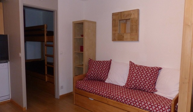 APARTMENT RESORT-CENTRE-PIEDS DES PISTES - RES. LA ROCHE BLANCHE SLEEPS 5