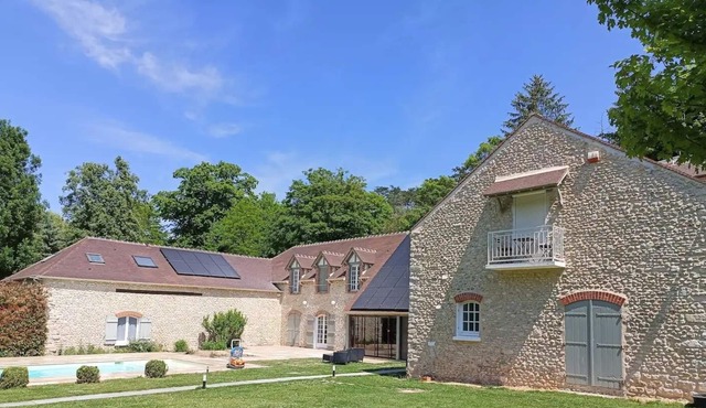 Apartment 'Retraite Nature' with Shared Garden, Shared Pool and Wi-Fi