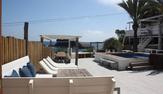 Apartment right by the beach! - The One - SweetHomeRooms