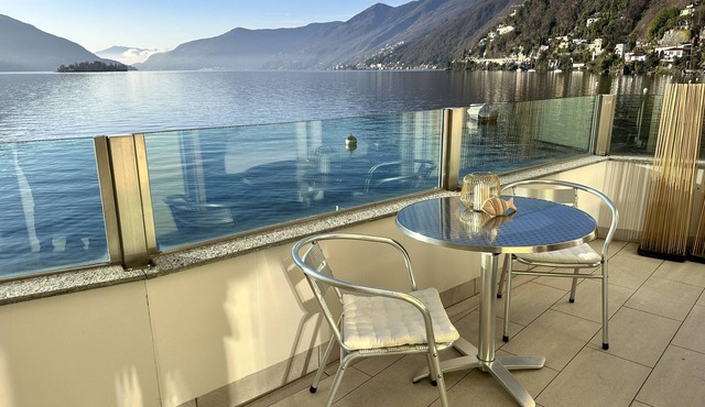 Apartment right on the lake with private lake access and magnificent views