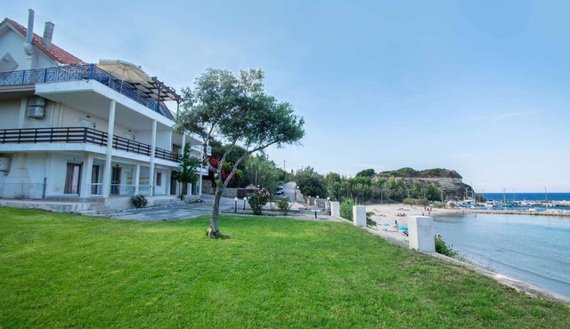 Apartment right on the water