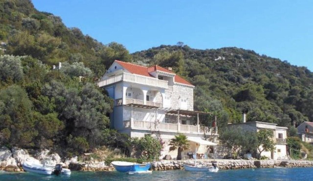 Apartment Riva - Two Bedroom Apartment with Sea View (1)