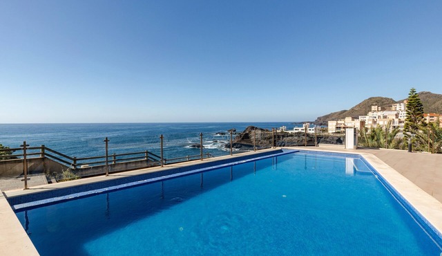 Apartment 'Rocamar' with Sea View, Wi-Fi and Air Conditioning