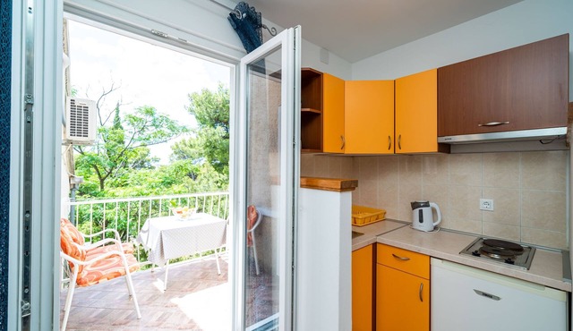 Apartment & Rooms Papa - Studio Apartment with Balcony and Partial Sea View