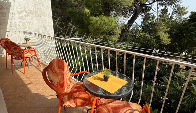 Apartment & Rooms Papa - Two Bedroom Apartment with Balcony and Partial Sea View
