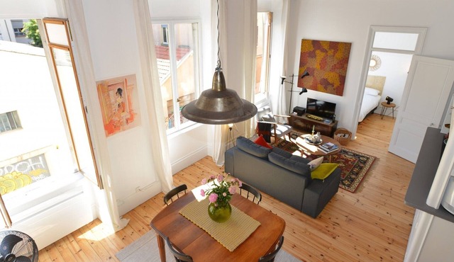 Apartment 'Sainte Clotilde' with Wi-Fi