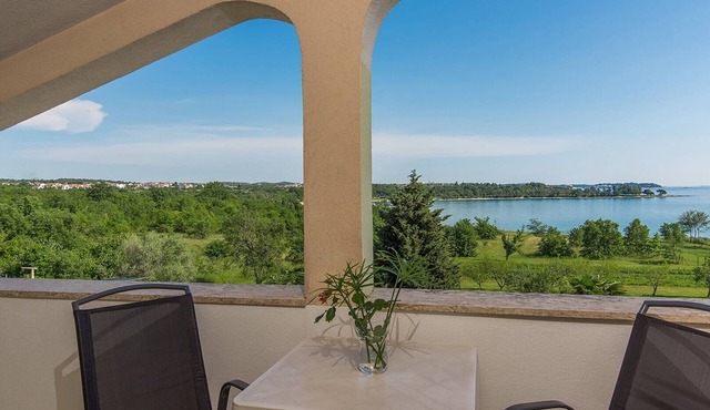 Apartment Saladinka II with sea view 100 m from the beach for 2 persons, near Porec