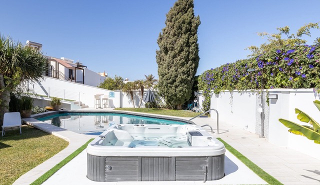 Apartment San Jose with Sea View, Pool, Wi-Fi & Garden