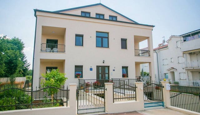 Apartment Sara No.1 A5 with Balcony