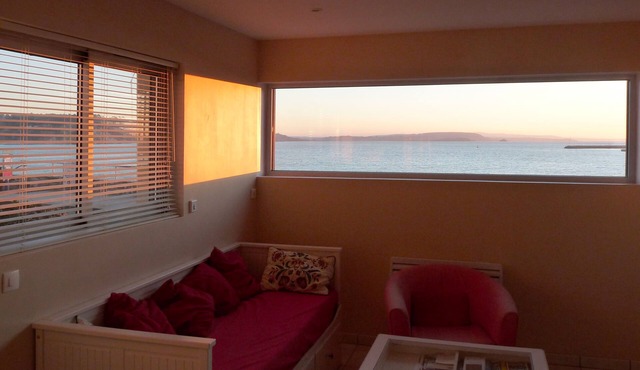 Apartment sea view facing Morgat beach 2/4 persons, with garage
