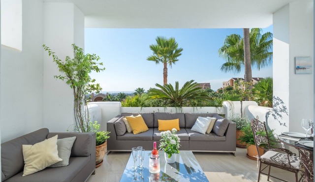 Apartment "Seaview Flat Benahavis-Marbella" with Sea View, Pool, Wi-Fi, Terrace & Garden