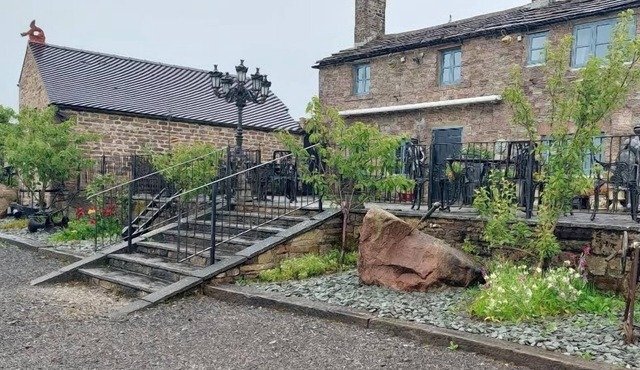 Apartment set in 5 acres near Buxton