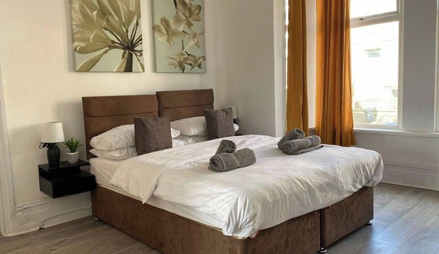 Apartment - Sleeps 2 - Parking - WiFi