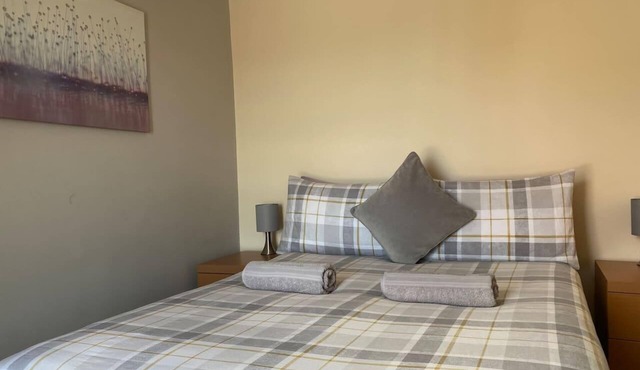 Apartment - Sleeps 2 - Pet friendly - Parking