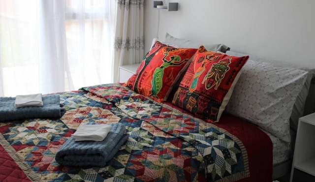 Apartment - Sleeps 4 - Garden - Parking