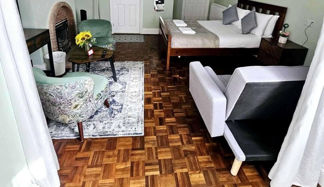 Apartment - Sleeps 6 - Self Check In - Beach Close