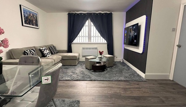 Apartment - Sleeps 4 - City Base - District Line