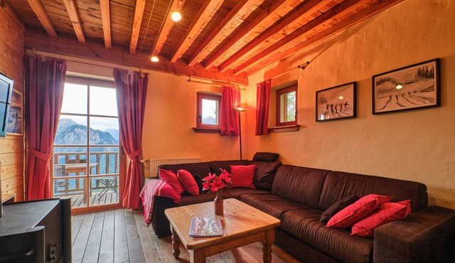 Apartment 'Souveraine' with Mountain View, Balcony and Wi-Fi