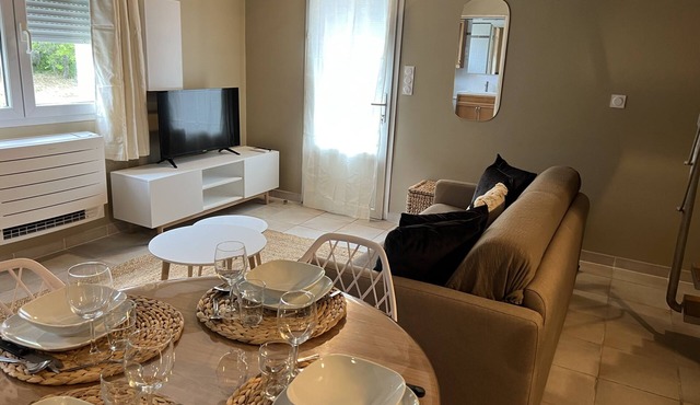 Apartment-Standard-Ensuite with Shower-Balcony