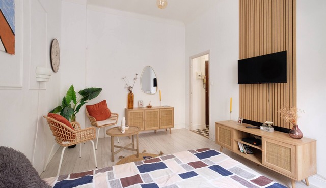 Apartment 'Studio Proche Centre Ville Et Gare' with Wi-Fi