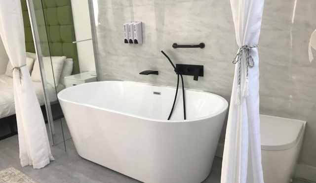 Apartment style Space ideal for business & contractors